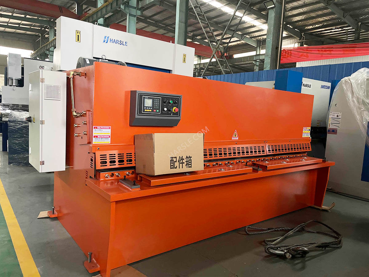 ካናዳ - US67K-100T3200 CNC ፕሬስ ፍሬም (2)