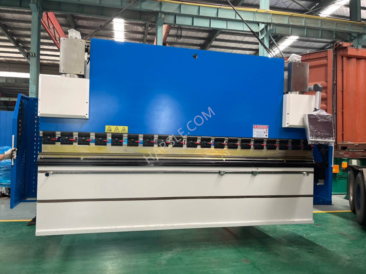 አዲስ ካሊኒያ - U67K -20014000 CNC ሃይድሮሊክ ፕሬስ ብሬክ (3)