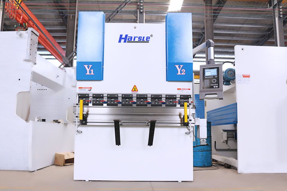 4 ዘንግ ዘመናዊ 63T1600 CNC ፕሬስ ክሬክ ከ ASCH DA-52s ጋር