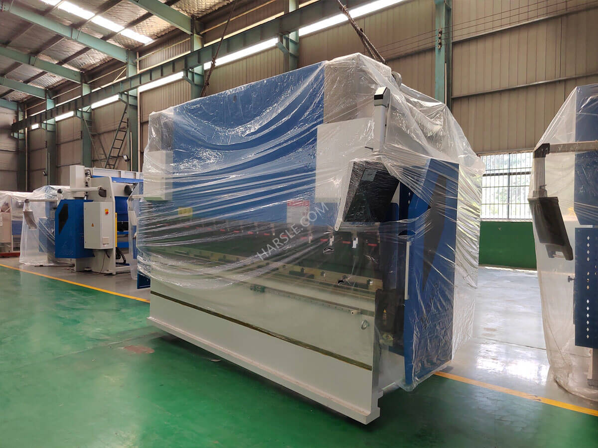 ህንድ - ዌልስ -7K -200 CNC ፕሬስ ፍሬን (4)