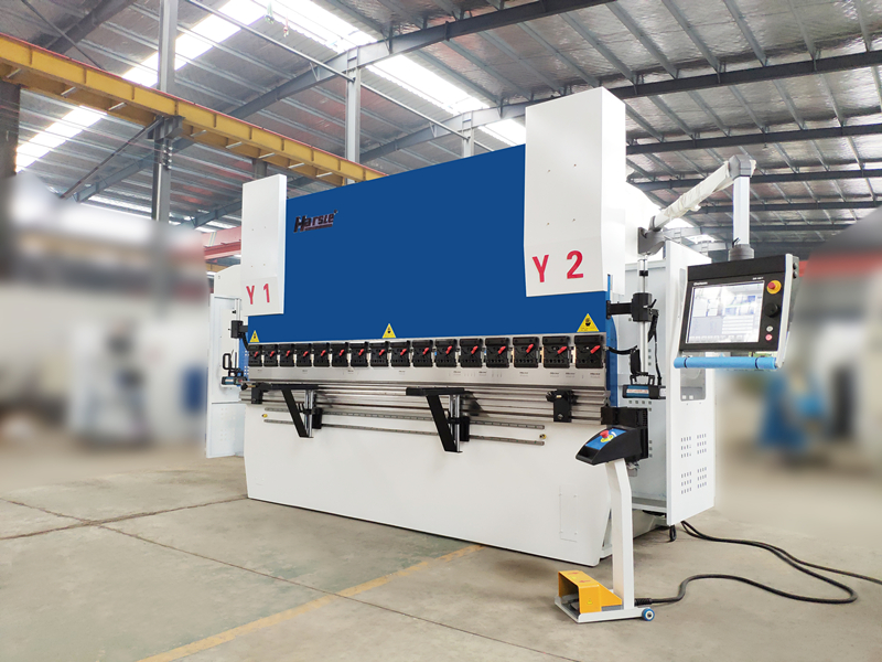 US67k-110T3200 8 8-AXIS CNC ፕሬክ የብሬክ ማሽን ከ DA-66T ጋር