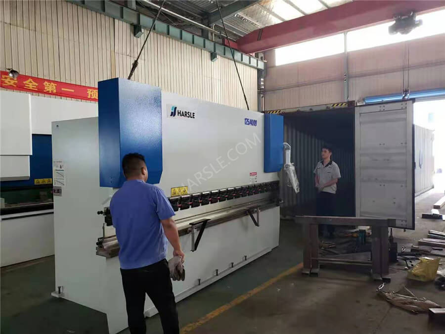 ህንድ - U67K-100T -20T / 3200 CNC ፕሬስ ብሬክ ማሽን